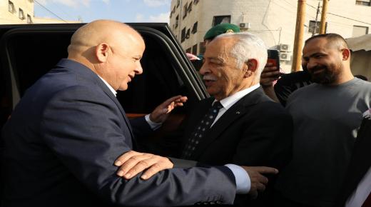 مندوبا عن جلالة الملك رئيس الديوان الملكي الهاشمي يعزي _ عشيرة العوايشة