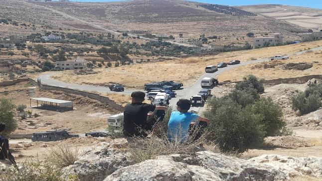 مواطنيين حاولو استصلاح اراضي زراعية في الكمشة وعثرو على مغارة قديمة تاريخية – صور وفيديو