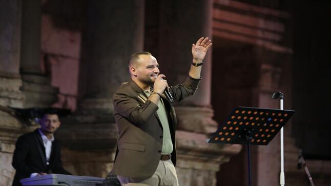 عيسى السقار يتفوق على نجوم جرش بجمهوره