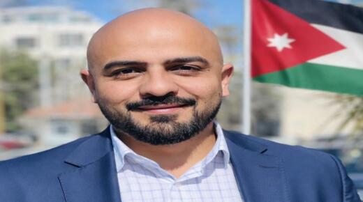 يعيش بيننا غرباء