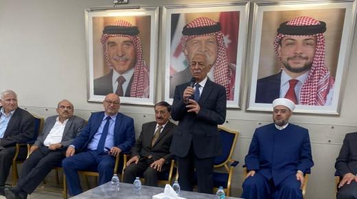 مندوبا عن الملك وولي العهد .. رئيس الديوان الملكي  يعزي عشيرة المجالي