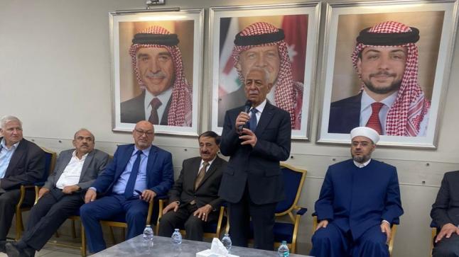 مندوبا عن الملك وولي العهد .. رئيس الديوان الملكي  يعزي عشيرة المجالي