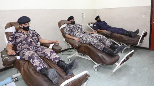 الحواتمة يوعز لكافة وحدات وتشكيلات الامن العام بتلبية نداء احد المواطنين وتوفير 120 وحدة دم احتاجها لابنه الذي يرقد على سرير الشفاء