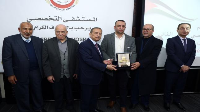 المستشفى التخصصي يكرّم الفريق الطبي الثاني العائد من غزة – صور