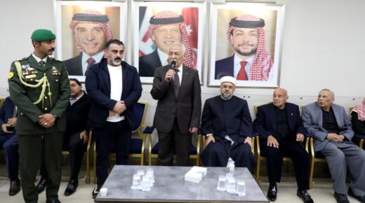 مندوبا عن الملك وولي العهد. العيسوي يعزي الدويكات 