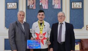 من قاعات فيلادلفيا إلى منصات التتويج الآسيوية.. عشيش يحصد البرونز