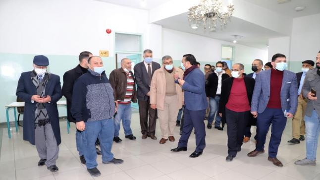 العجارمة يزور مركز تصحيح أوراق امتحانات الثانوية العامة