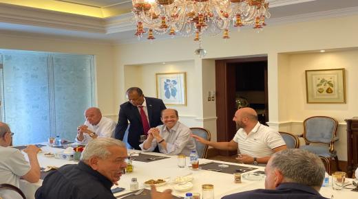 ثلاث رؤساء وزراء سابقين في منزل السفير السعودي