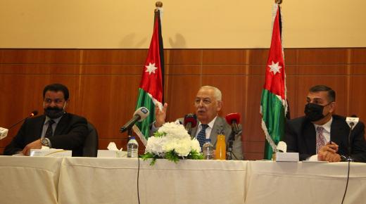 العيسوي يلتقي مجموعة من المتقاعدين العسكريين