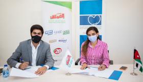 العملاق الصناعية تتبرع بمعقمات للمدارس المشاركة في برامج الجمعية الملكية للتوعية الصحية