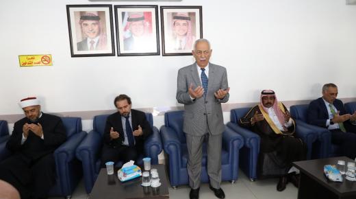 مندوبا عن جلالة الملك العيسوي يعزي _ ال هاكوز.