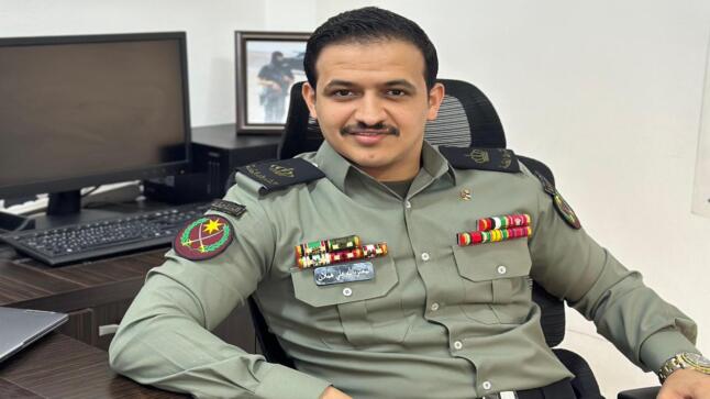 أنس أبو عوض يهنئ الرائد معتز علي الهملان الحويطات بترفيعه في جهاز الأمن العام