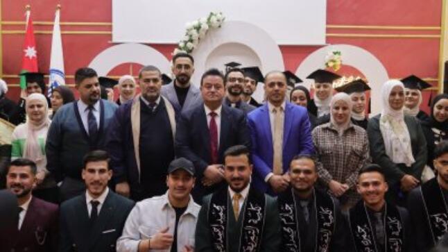 حفل أداء القسم لخريجي التمريض في جامعة فيلادلفيا وسط أجواء احتفالية