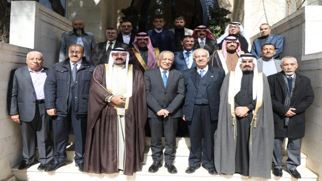 رئيس الديوان الملكي يلتقي شيوخا ووجهاء من سحاب وشباب من العقبة