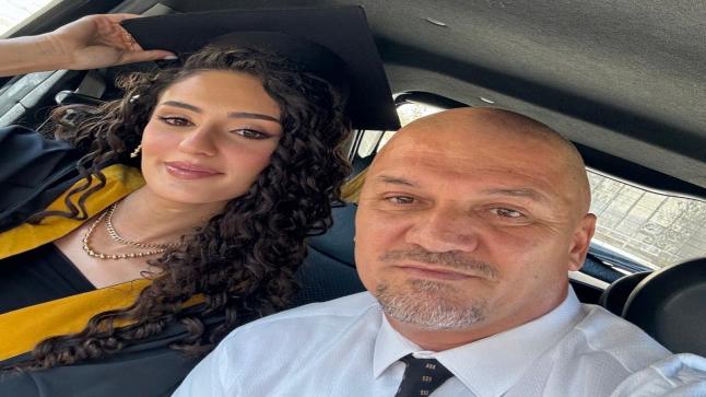 الاعلامي احمد القاسم يهنيء زميله فادي القضاه بمناسبة تخرج اميرته عنود من كلية طب الاسنان