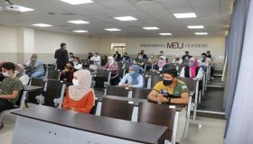نقيب المحامين يشيد بإجراءات جامعة الشرق الأوسط لإنجاح امتحان “المحامين المتدربين”