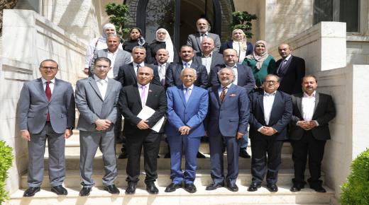 رئيس الديوان الملكي يلتقي وفدين من رابطة الفنانين التشكيليين والتقدم الأكاديمي التربوي