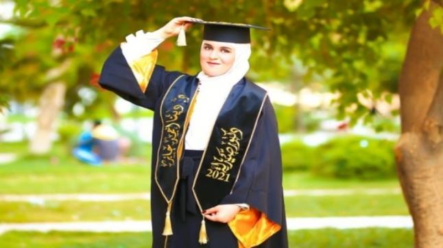 الاهل والاحبة يهنئون ابنتهم ” دينا أحمد جابر ” بمناسبة حصولها على درجة البكالوريوس في الصيدلة 