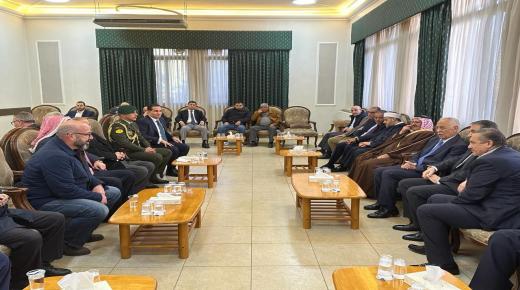 مندوباً عن جلالة الملك العيسوي يقدم واجب العزاء لعشيرة الجرادات