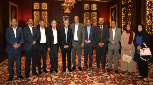 رئيس الديوان الملكي الهاشمي يلتقي وفداً من أعضاء مجلس محافظة مأدبا (لواء ذيبان)