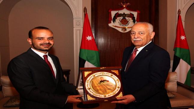 رئيس الديوان الملكي الهاشمي يلتقي رئيس واعضاء الهيئة الادارية في رابطة ابوديس بالاردن 