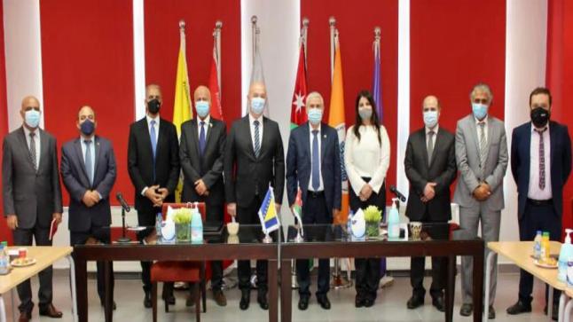 سفير البوسنة والهرسك يزور جامعة الأميرة سمية للتكنولوجيا لبحث آفاق للعمل المشترك 