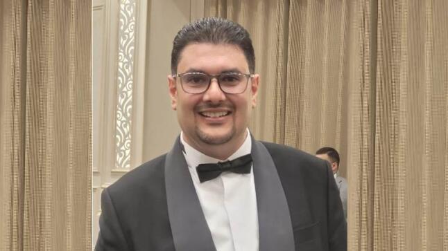 سلطان بك الرحاحله وعائلته يهنئون الدكتور اويس صالح الرواشده بمناسبة الزفاف