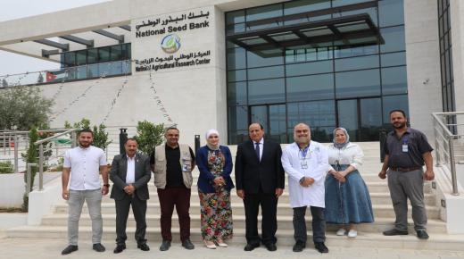 الرواشدة يتفقد بنك البذور ويوجه بتعزيز البحوث الزراعية حول صون الموروث النباتي