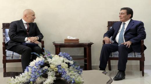 الطراونة يلتقي السفير التركي ويؤكدان الرفض لضم أراضٍ في الضفة الغربية