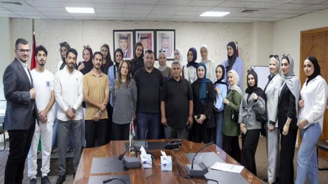 طلبة إعلام الزرقاء يختتمون دورة صحفية شاملة نفذتها وكالة الأنباء الأردنية