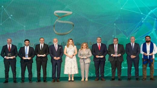 مندوبا عن الملك والملكة، الأمير طلال يكرم الفائزين بجائزة الحسين لأبحاث السرطان