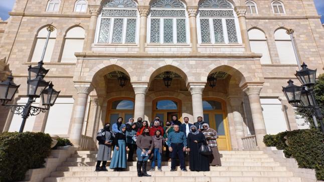طلبة جامعة فيلادلفيا في زيارة للديوان الملكي العامر