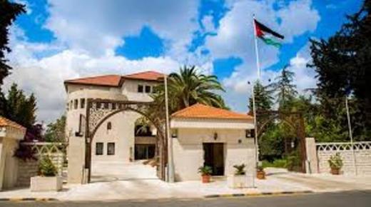 مجلس الوزراء :الموافقة على اعتبار بطاقات التأمين الصحّي المنتهية مجدّدة تلقائيّاً لفئة موظّفي ومتقاعدي الدّولة