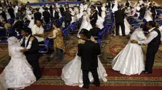 فيديو : في حفل زواج ابنته طلق امها بالثلاث امام المعازيم