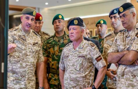 الملك يزور القيادة العامة للقوات المسلحة