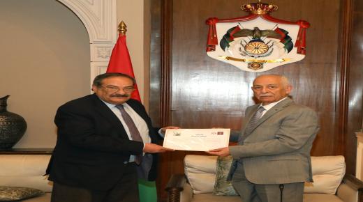 رئيس الديوان الملكي الهاشمي يلتقي شيوخا ووجهاء وممثلين عن أهالي الخليل وعشائر بورين ومنطقة الأزرق