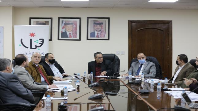 الشباب يستعرضون أوراقهم البحثية وتوصياتهم في مجالي العدل والمياه – صور