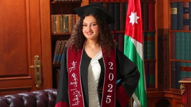 حلا محمد ازمقنا … مبارك النجاح والتفوق بالثانوية العامة