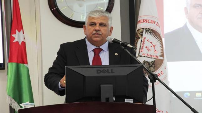 رئيس الجامعة الأمريكية في مادبا يهنيء طلاب برنامج دبلوم البكالوريا الدولية (“IBDP”)