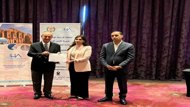العين الهندي يرعى تخريج موظفي المنشآت السياحية في البحر الميت المشاركين بدورة “مكافحة الاتجار بالبشر”