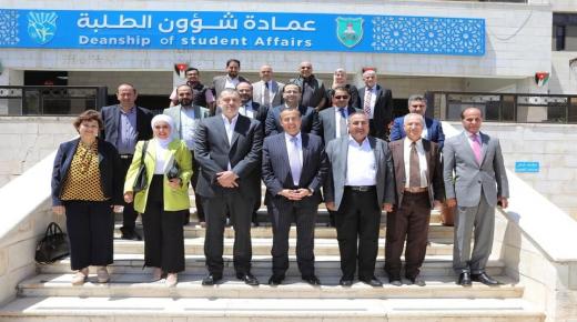 أمناء عامين أحزاب يلتقون في الاردنية