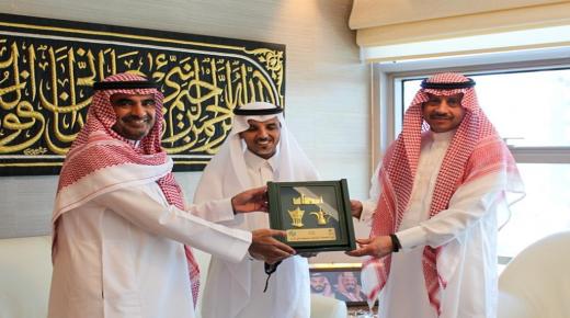 سفير المملكة لدى الأردن يكرم مساعد الملحق الثقافي والمشرف على وحدة المتابعة والجودة