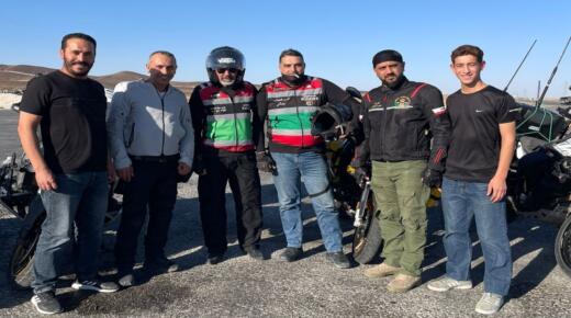 وصول تامر بكر الخلايله (ابو بكر) بدراجته الخاصة الى عمان برحلة انطلقت من مانشستر في بريطانيا