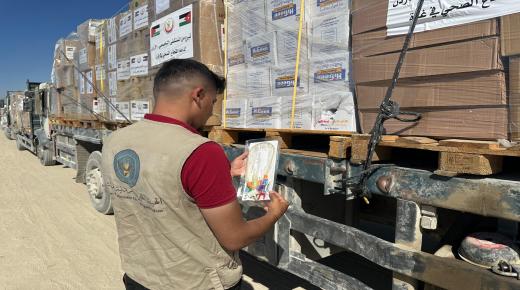 الحموري يعلن عن وصول شحنة مساعدات كبيرة لقطاع غزة ويثمن دور الهيئة الخيرية الهاشمية في إنجاح إيصالها