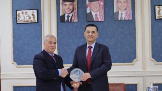 جامعة فيلادلفيا والمجلس الأعلى للعلوم والتكنولوجيا يناقشان دور المهارات الناعمة في تسريع المسار الوظيفي