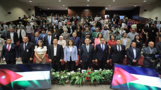 وزير الثقافة الرواشدة خلال تتويج الأعمال الفائزة في مهرجان “الشرق الأوسط” للأفلام القصيرة: أهمية توظيف الفن والسينما في إبراز السردية الأردنية وقيمها