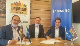 “سامسونج إلكترونيكس المشرق العربي” تزود “المركزي فروتس” بأول شاشة Dual Side Outdoor LED