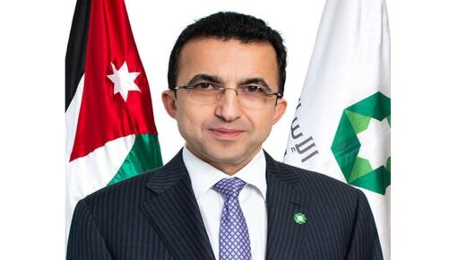 سامر التميمي… قصة نجاح مصرفي تقترب من الناس وتكسر الحاجز بين الأرقام وحياة المواطن