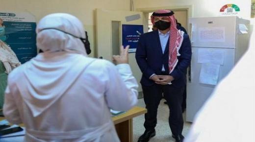 ولي العهد يزور مركز صحي البترا الشامل في وادي موسى