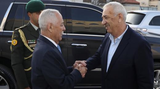 مندوبًا عن جلالة الملك وسمو ولي العهد … العيسوي يقدم واجب العزاء لآل شقوارة وال ناصر الدين